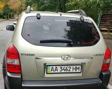 Бежевый Хендай Туксон, объемом двигателя 1.98 л и пробегом 215 тыс. км за 8200 $, фото 3 на Automoto.ua