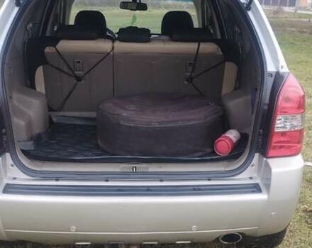 Бежевий Хендай Туксон, об'ємом двигуна 1.98 л та пробігом 292 тис. км за 9000 $, фото 12 на Automoto.ua