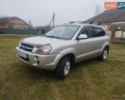 Бежевий Хендай Туксон, об'ємом двигуна 1.98 л та пробігом 292 тис. км за 9000 $, фото 4 на Automoto.ua