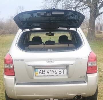 Бежевий Хендай Туксон, об'ємом двигуна 1.98 л та пробігом 292 тис. км за 9000 $, фото 10 на Automoto.ua