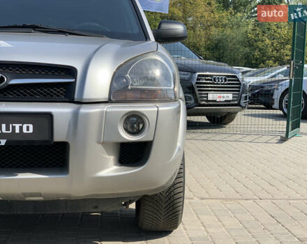 Бежевий Хендай Туксон, об'ємом двигуна 2 л та пробігом 196 тис. км за 7955 $, фото 10 на Automoto.ua