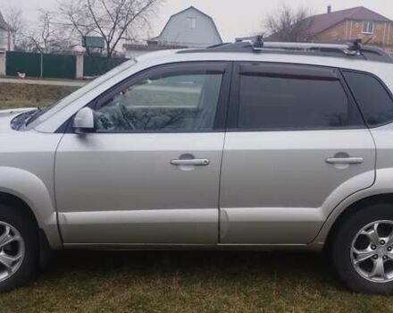 Бежевий Хендай Туксон, об'ємом двигуна 1.98 л та пробігом 292 тис. км за 9000 $, фото 16 на Automoto.ua