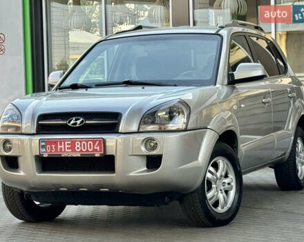 Бежевий Хендай Туксон, об'ємом двигуна 2 л та пробігом 150 тис. км за 8550 $, фото 1 на Automoto.ua