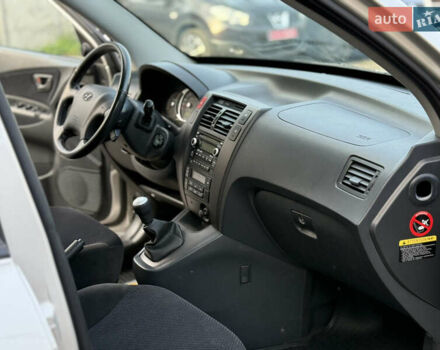 Бежевий Хендай Туксон, об'ємом двигуна 1.98 л та пробігом 204 тис. км за 8650 $, фото 37 на Automoto.ua