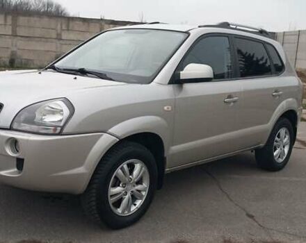 Бежевый Хендай Туксон, объемом двигателя 2 л и пробегом 171 тыс. км за 8750 $, фото 3 на Automoto.ua