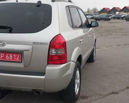 Бежевый Хендай Туксон, объемом двигателя 2 л и пробегом 171 тыс. км за 8750 $, фото 12 на Automoto.ua