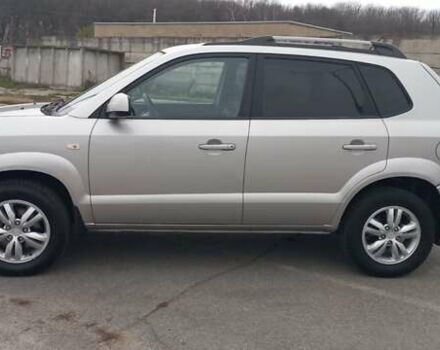Бежевый Хендай Туксон, объемом двигателя 2 л и пробегом 171 тыс. км за 8750 $, фото 7 на Automoto.ua