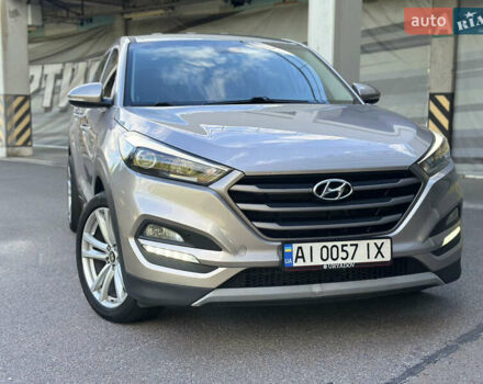 Бежевый Хендай Туксон, объемом двигателя 1.6 л и пробегом 170 тыс. км за 16500 $, фото 5 на Automoto.ua