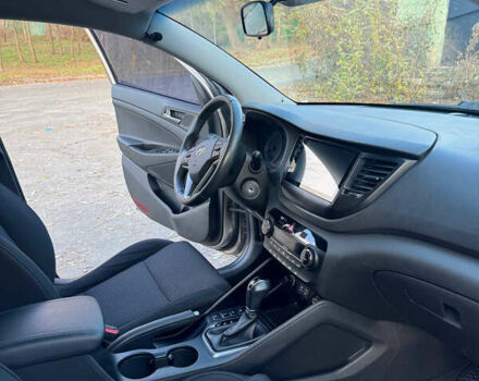 Бежевий Хендай Туксон, об'ємом двигуна 1.59 л та пробігом 171 тис. км за 14700 $, фото 4 на Automoto.ua