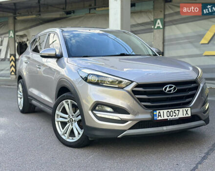 Бежевый Хендай Туксон, объемом двигателя 1.6 л и пробегом 170 тыс. км за 16500 $, фото 4 на Automoto.ua