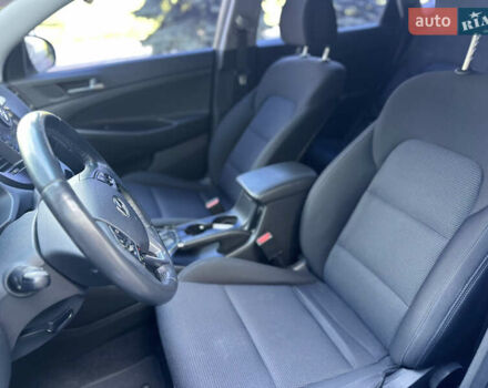 Бежевый Хендай Туксон, объемом двигателя 1.6 л и пробегом 170 тыс. км за 16500 $, фото 18 на Automoto.ua