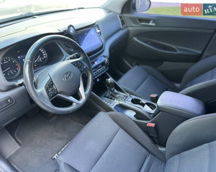 Бежевый Хендай Туксон, объемом двигателя 1.6 л и пробегом 170 тыс. км за 16500 $, фото 13 на Automoto.ua