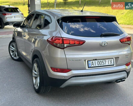 Бежевый Хендай Туксон, объемом двигателя 1.6 л и пробегом 170 тыс. км за 16500 $, фото 11 на Automoto.ua