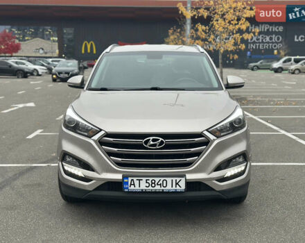 Бежевый Хендай Туксон, объемом двигателя 2 л и пробегом 101 тыс. км за 20700 $, фото 6 на Automoto.ua