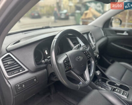 Бежевый Хендай Туксон, объемом двигателя 2 л и пробегом 101 тыс. км за 20700 $, фото 11 на Automoto.ua