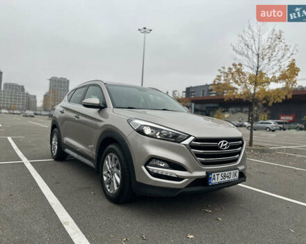 Бежевый Хендай Туксон, объемом двигателя 2 л и пробегом 101 тыс. км за 20700 $, фото 8 на Automoto.ua
