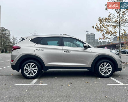 Бежевый Хендай Туксон, объемом двигателя 2 л и пробегом 101 тыс. км за 20700 $, фото 1 на Automoto.ua