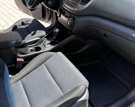 Бежевый Хендай Туксон, объемом двигателя 2 л и пробегом 95 тыс. км за 18000 $, фото 9 на Automoto.ua