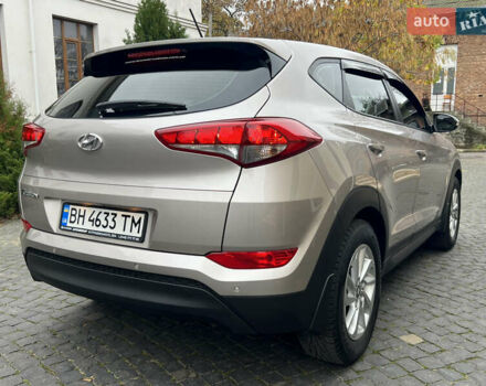 Бежевый Хендай Туксон, объемом двигателя 2 л и пробегом 50 тыс. км за 19500 $, фото 5 на Automoto.ua