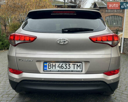 Бежевый Хендай Туксон, объемом двигателя 2 л и пробегом 50 тыс. км за 19500 $, фото 4 на Automoto.ua