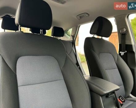 Бежевый Хендай Туксон, объемом двигателя 2 л и пробегом 50 тыс. км за 20500 $, фото 25 на Automoto.ua