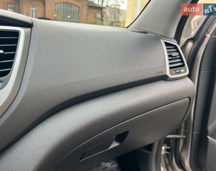 Бежевий Хендай Туксон, об'ємом двигуна 2 л та пробігом 50 тис. км за 19700 $, фото 20 на Automoto.ua
