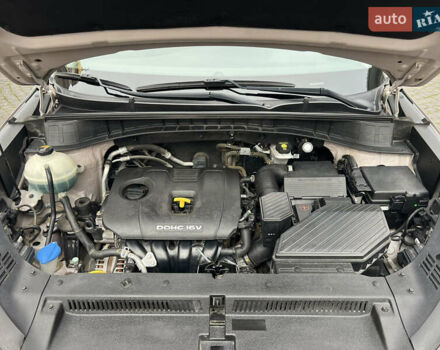 Бежевый Хендай Туксон, объемом двигателя 2 л и пробегом 50 тыс. км за 19500 $, фото 8 на Automoto.ua