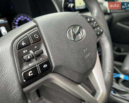 Бежевый Хендай Туксон, объемом двигателя 2 л и пробегом 125 тыс. км за 19999 $, фото 44 на Automoto.ua