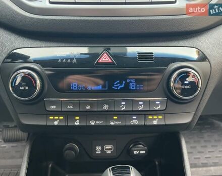 Бежевый Хендай Туксон, объемом двигателя 2 л и пробегом 50 тыс. км за 20500 $, фото 20 на Automoto.ua