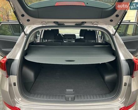 Бежевий Хендай Туксон, об'ємом двигуна 2 л та пробігом 50 тис. км за 19700 $, фото 39 на Automoto.ua