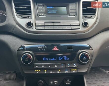 Бежевий Хендай Туксон, об'ємом двигуна 2 л та пробігом 50 тис. км за 19700 $, фото 18 на Automoto.ua