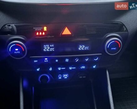 Бежевый Хендай Туксон, объемом двигателя 2 л и пробегом 36 тыс. км за 19400 $, фото 14 на Automoto.ua