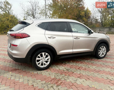 Бежевий Хендай Туксон, об'ємом двигуна 2 л та пробігом 106 тис. км за 20900 $, фото 3 на Automoto.ua