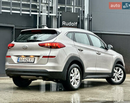 Бежевий Хендай Туксон, об'ємом двигуна 2 л та пробігом 151 тис. км за 19500 $, фото 3 на Automoto.ua
