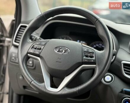 Бежевый Хендай Туксон, объемом двигателя 2 л и пробегом 92 тыс. км за 20900 $, фото 39 на Automoto.ua