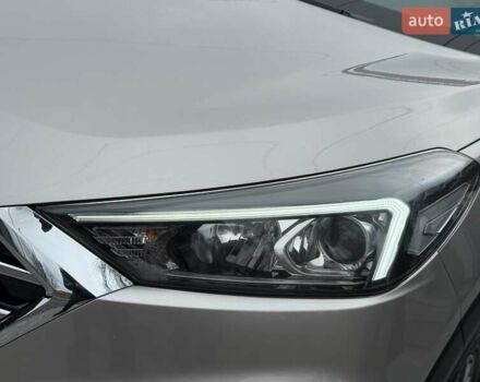 Бежевый Хендай Туксон, объемом двигателя 2 л и пробегом 92 тыс. км за 20900 $, фото 25 на Automoto.ua