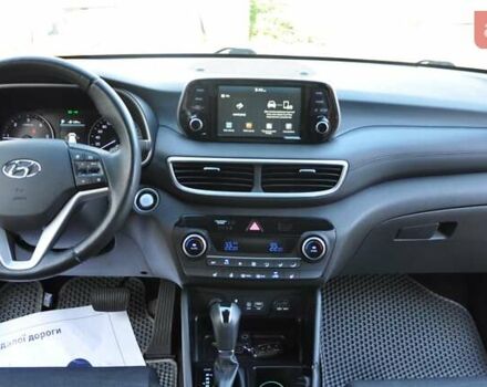 Бежевый Хендай Туксон, объемом двигателя 2 л и пробегом 58 тыс. км за 25000 $, фото 30 на Automoto.ua