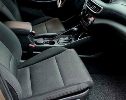 Бежевый Хендай Туксон, объемом двигателя 2 л и пробегом 124 тыс. км за 20600 $, фото 5 на Automoto.ua