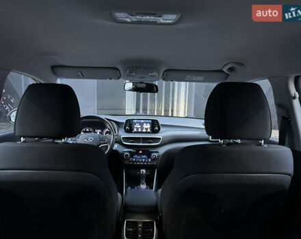 Бежевий Хендай Туксон, об'ємом двигуна 2 л та пробігом 151 тис. км за 19500 $, фото 2 на Automoto.ua