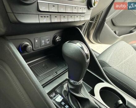 Бежевый Хендай Туксон, объемом двигателя 2 л и пробегом 92 тыс. км за 20900 $, фото 48 на Automoto.ua