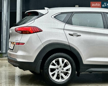 Бежевий Хендай Туксон, об'ємом двигуна 2 л та пробігом 151 тис. км за 19500 $, фото 4 на Automoto.ua