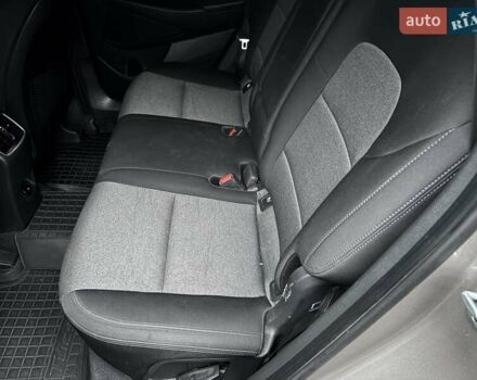 Бежевый Хендай Туксон, объемом двигателя 2 л и пробегом 36 тыс. км за 19400 $, фото 11 на Automoto.ua