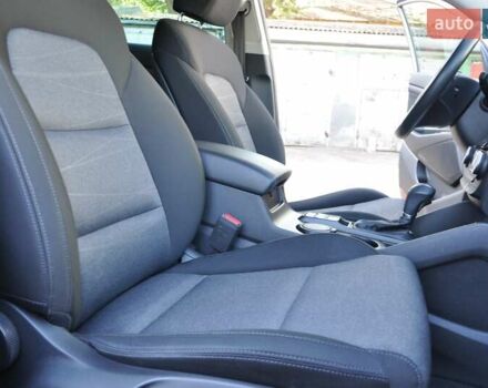 Бежевый Хендай Туксон, объемом двигателя 2 л и пробегом 58 тыс. км за 25000 $, фото 23 на Automoto.ua