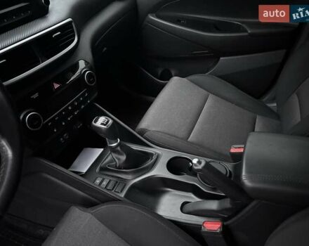 Бежевый Хендай Туксон, объемом двигателя 2 л и пробегом 36 тыс. км за 19400 $, фото 13 на Automoto.ua