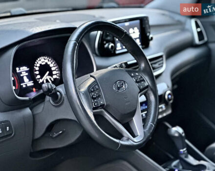 Бежевий Хендай Туксон, об'ємом двигуна 2 л та пробігом 151 тис. км за 19500 $, фото 1 на Automoto.ua
