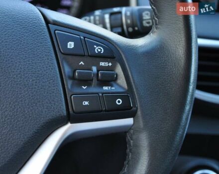 Бежевый Хендай Туксон, объемом двигателя 2 л и пробегом 58 тыс. км за 25000 $, фото 33 на Automoto.ua