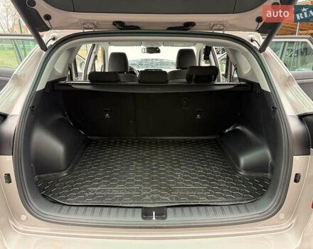 Бежевый Хендай Туксон, объемом двигателя 2 л и пробегом 92 тыс. км за 20900 $, фото 60 на Automoto.ua