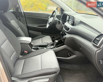 Бежевий Хендай Туксон, об'ємом двигуна 2 л та пробігом 106 тис. км за 20900 $, фото 7 на Automoto.ua