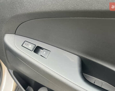 Бежевый Хендай Туксон, объемом двигателя 2 л и пробегом 98 тыс. км за 26700 $, фото 30 на Automoto.ua