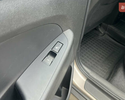 Бежевый Хендай Туксон, объемом двигателя 2 л и пробегом 98 тыс. км за 26700 $, фото 26 на Automoto.ua